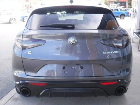 Used 2024 Alfa Romeo Stelvio Veloce image 15