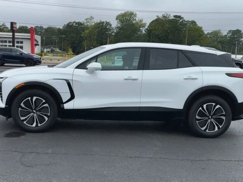 Used 2025 Chevrolet Blazer EV LT AWD/4WD image 5