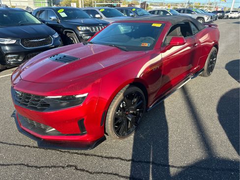Used 2023 Chevrolet Camaro LT RWD image 8