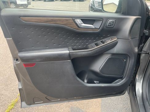 Used 2020 Ford Escape Titanium AWD/4WD image 12