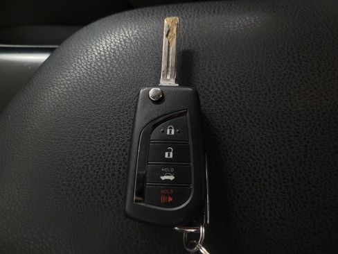 Used 2019 Toyota Camry LE FWD image 32