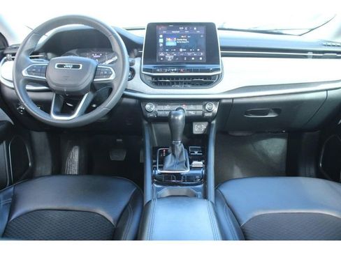 Used 2022 Jeep Compass Latitude image 14