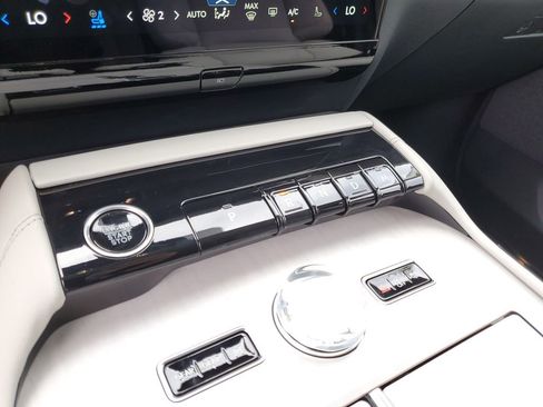 New 2025 Lincoln Navigator L Reserve AWD/4WD image 31