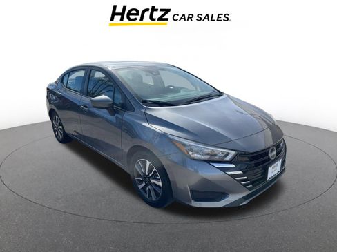 Used 2025 Nissan Versa SV image 1