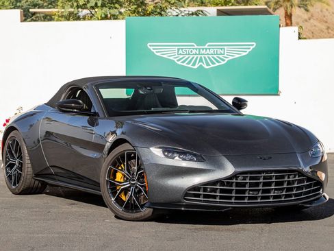 Used 2023 Aston Martin V8 Vantage Roadster image 2