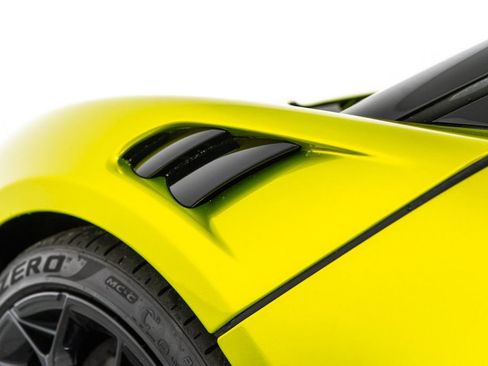 Used 2025 McLaren Artura Spider image 12