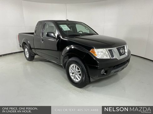 Used 2014 Nissan Frontier SV image 1