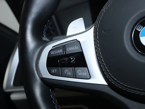 Used 2025 BMW X7 M60i image 23