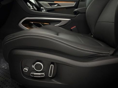 Used 2025 Jaguar F-PACE R-Dynamic S image 13