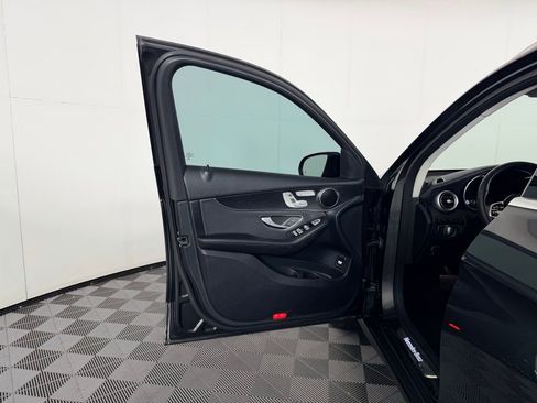 Used 2022 Mercedes-Benz GLC 300 image 21