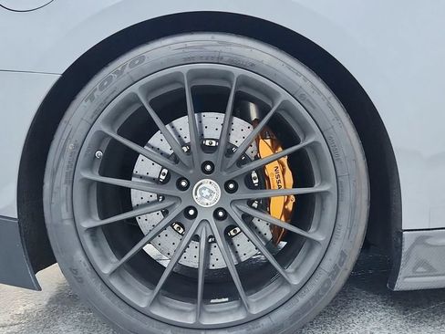 Used 2015 Nissan GT-R Premium AWD/4WD image 14