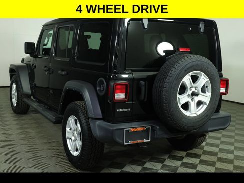 Used 2022 Jeep Wrangler Unlimited Sport w/ Sun And Sound Package AWD/4WD image 4