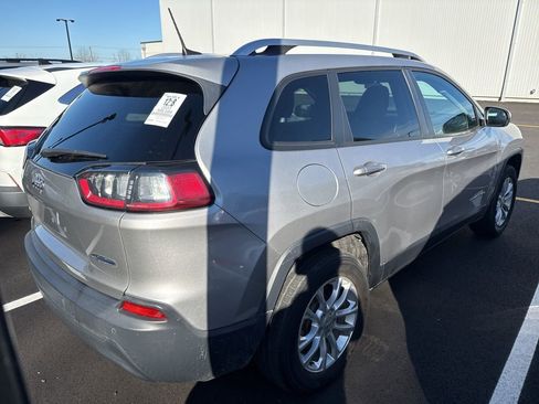 Used 2020 Jeep Cherokee Latitude image 3