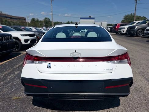 Used 2024 Hyundai Elantra Limited FWD image 7