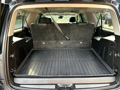 Used 2018 Cadillac Escalade ESV Luxury image 19