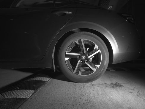 Used 2025 Nissan Sentra SV image 14