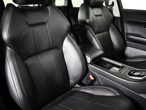 Used 2019 Land Rover Range Rover Evoque SE Premium image 22