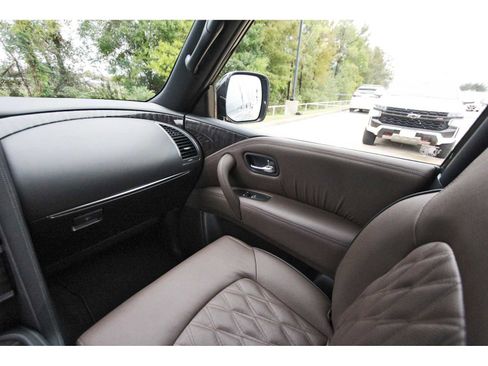 Used 2024 Nissan Armada Platinum w/ Captain's Chairs Package image 8