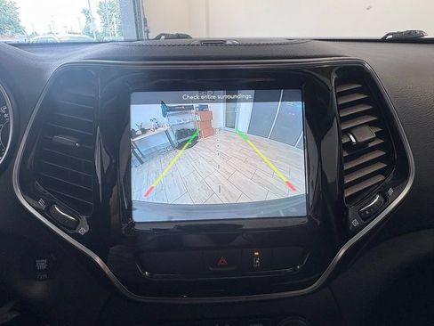 Used 2022 Jeep Cherokee Limited AWD/4WD image 24