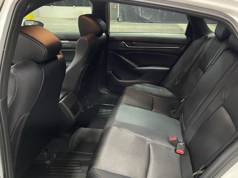 Used 2018 Honda Accord Sport image 14