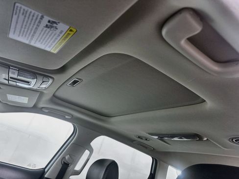 Used 2025 Kia Telluride S FWD image 26