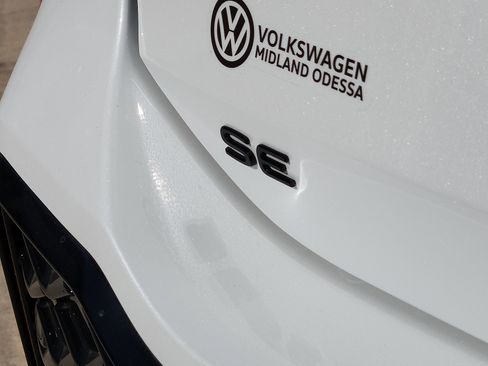 New 2026 Volkswagen Tiguan SE R-Line FWD image 8