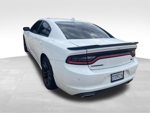 Used 2016 Dodge Charger R/T w/ Plus Group RWD image 18