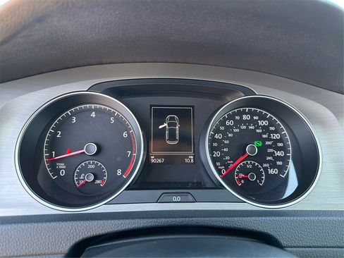 Used 2016 Volkswagen Golf S image 16