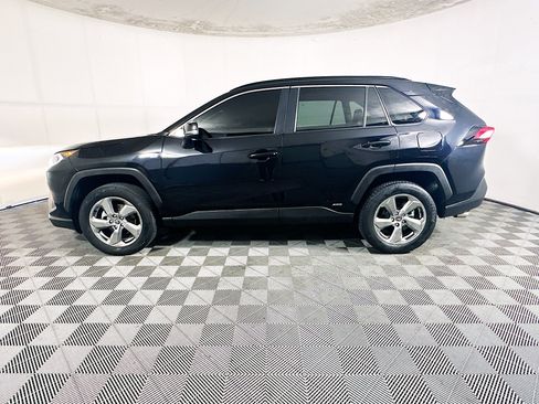 Used 2021 Toyota RAV4 XLE Premium AWD/4WD image 6