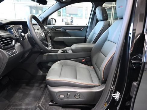 New 2026 GMC Acadia AT4 w/ Luxury Package AWD/4WD image 9