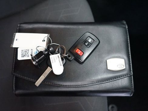 Used 2018 Toyota Tacoma TRD Sport w/ Technology Package image 48