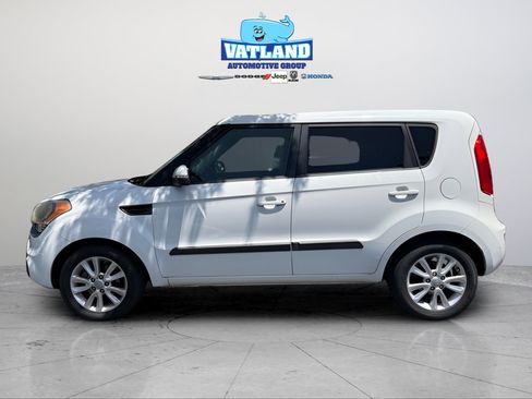 Used 2012 Kia Soul + w/ Audio Pkg FWD image 2