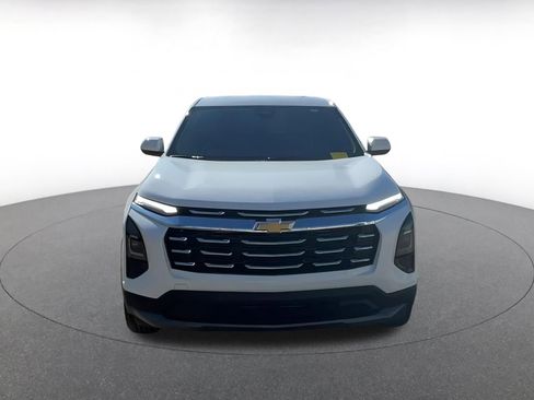 Used 2025 Chevrolet Equinox LT image 3