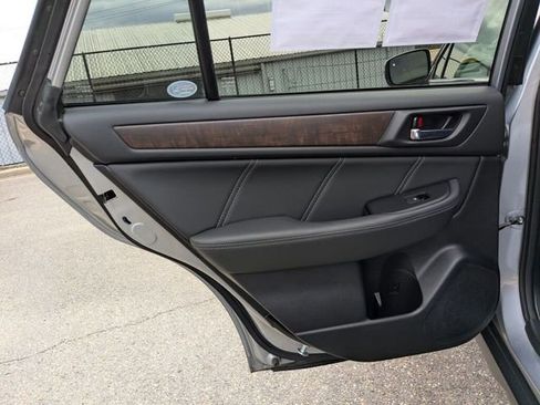 Used 2019 Subaru Outback 3.6R Limited image 34