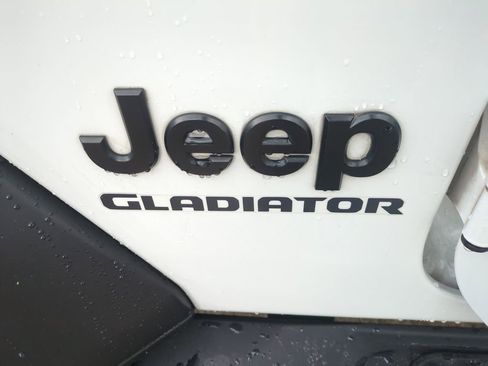 Used 2020 Jeep Gladiator Sport w/ Quick Order Package 24S image 13