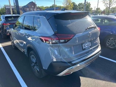 Used 2022 Nissan Rogue Platinum w/ Head-Up Display Package AWD/4WD image 2