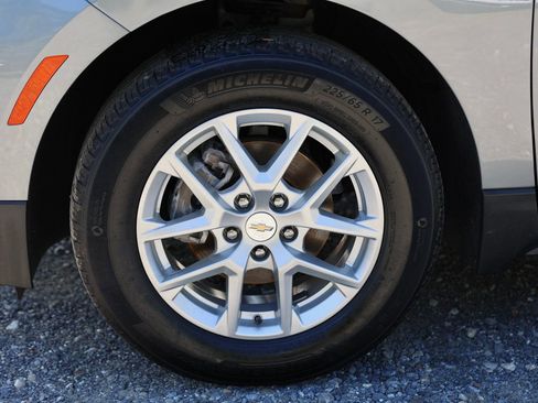 Used 2023 Chevrolet Equinox LT image 9