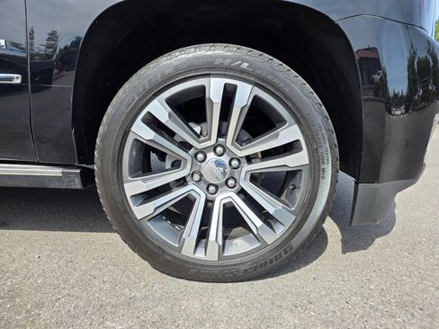 Used 2019 GMC Yukon Denali w/ Denali Ultimate Package AWD/4WD image 9