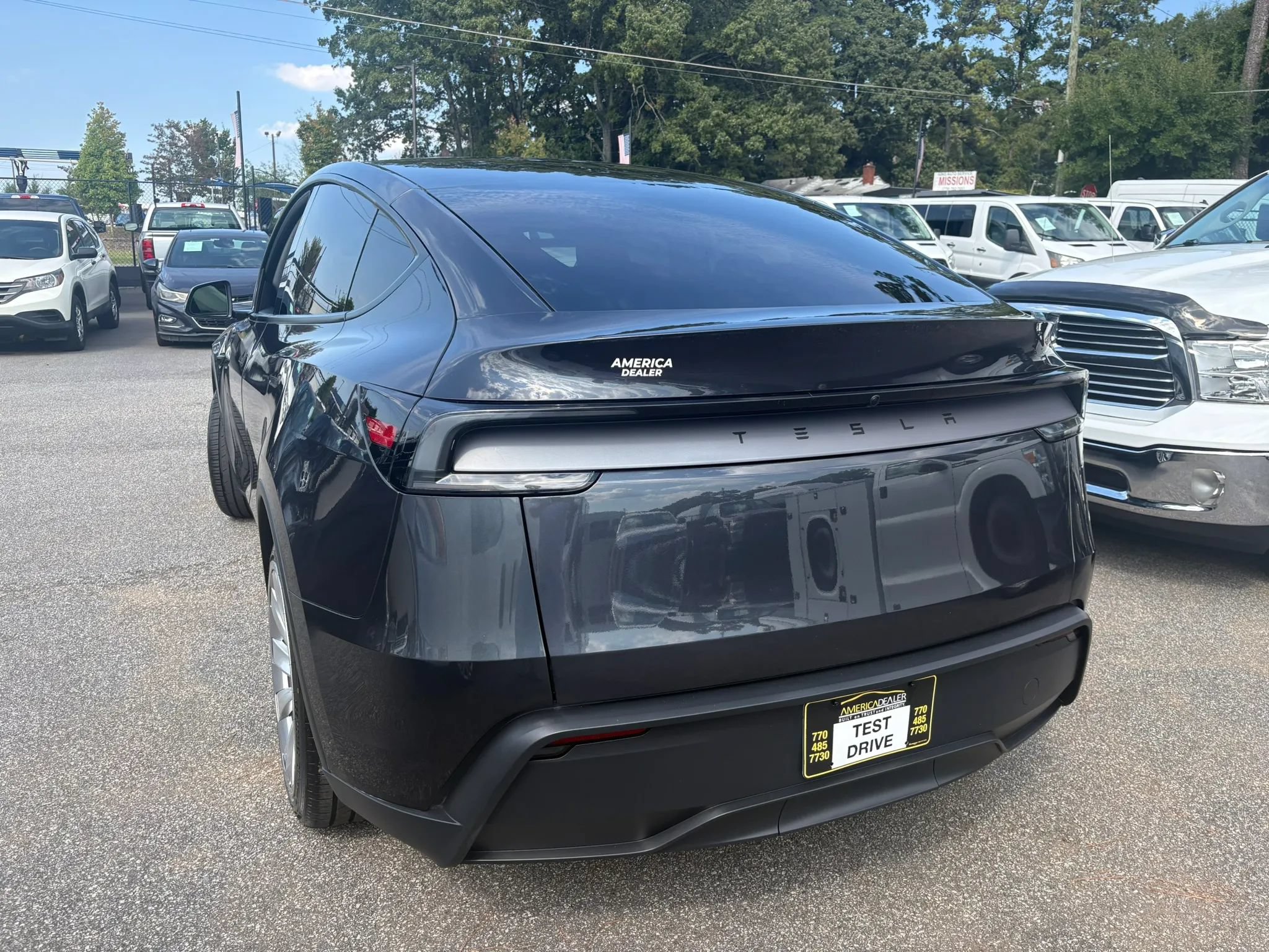 Used 2026 Tesla Model Y 2WD image 6