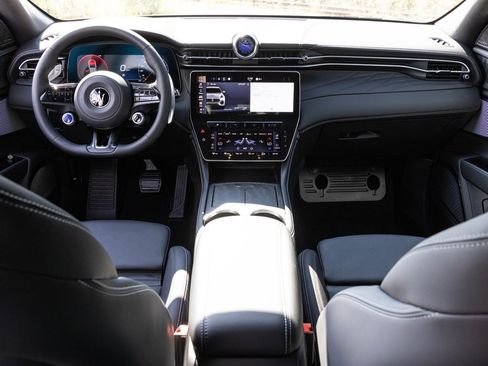 New 2025 Maserati Grecale GT image 31