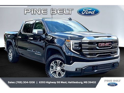 Used 2025 GMC Sierra 1500 SLT AWD/4WD image 1