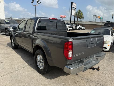 Used 2019 Nissan Frontier SV RWD image 7