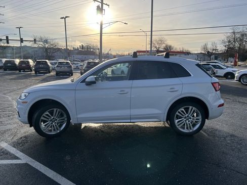 Used 2019 Audi Q5 Prestige w/ Prestige Package image 3