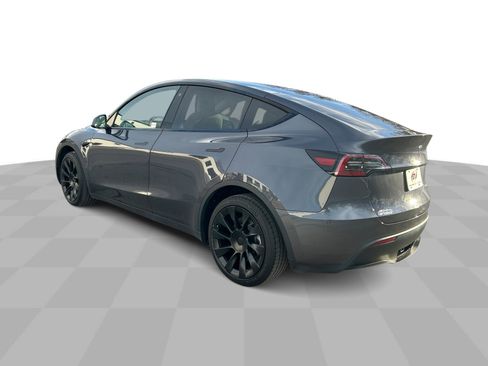 Used 2023 Tesla Model Y Long Range image 7