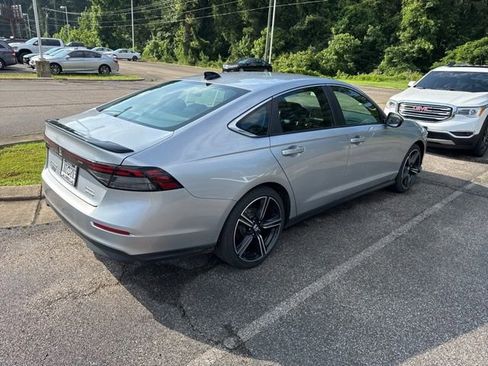 Used 2025 Honda Accord Sport image 4