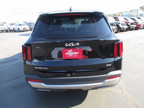 Used 2025 Kia Sorento EX image 6