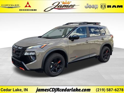 Used 2025 Nissan Rogue SV AWD/4WD image 1