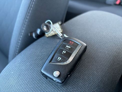 Used 2025 Toyota Corolla LE image 23