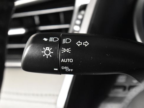 Used 2022 Toyota Camry XLE image 22