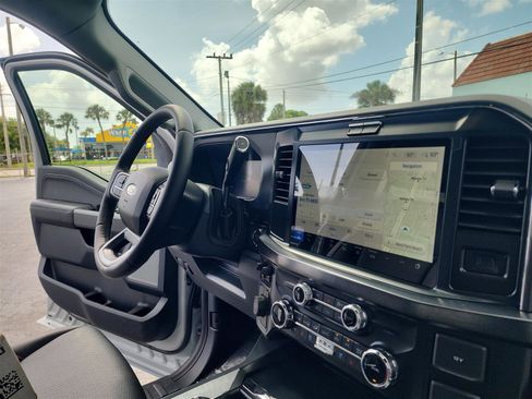 New 2025 Ford F350 Lariat w/ Black Appearance Package image 23